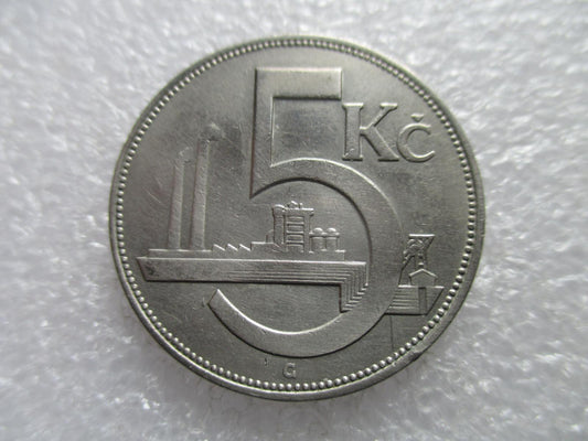 Strieborné 5 Kčs 1937 – Dedičstvo Prvej Republiky: Odolnosť, Umenie a Legendárny Lev